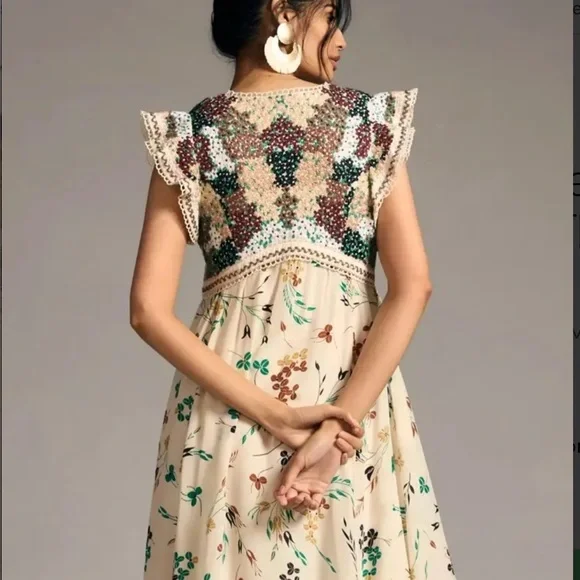 NWOT Anthropologie Printed V Neck Maxi Dress with embroidered bodice Size 12P - Picture 2 of 7